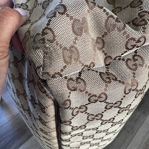 Authentic Gucci GG Diaper Crossbody Messenger Bag - Picture 15 of 16